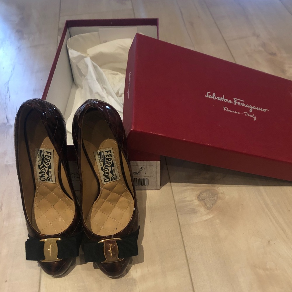 💯 Authentic Ferregamo Pumps